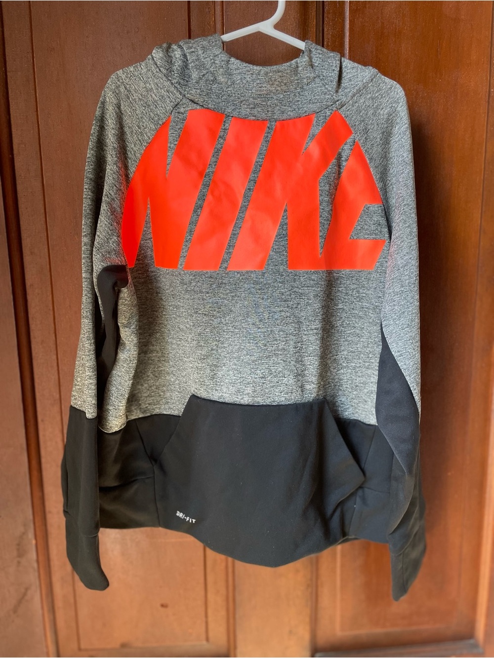 Nike dri fit boys medium gray / black athletic hoodie